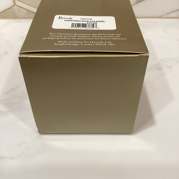 Harrods London Christmas Bear Silk Panel Round Christmas Tree Ornament - Picture 4 of 6